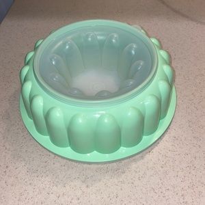 Tupperware 3 pc jello/ ice mold